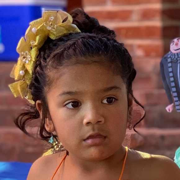 Meet your Posher, Iris - Picture 1 of 1